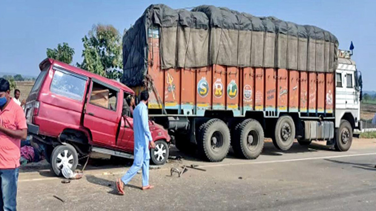 2 Killed Tirupati Road Accident: తిరుపతిలో ఘోర రోడ్డు ప్రమాదం.. ఇద్దరు మృతి.. ఒకరికి గాయాలు..