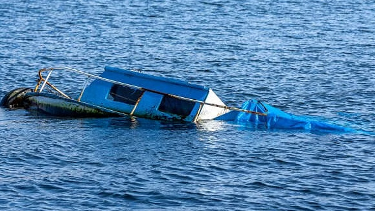 Boat Capsize in Madhya Pradesh: మధ్య ప్రదేశ్ లో ఘోర ప్రమాదం.. పడవ మునిగి ఏడుగురు మృతి