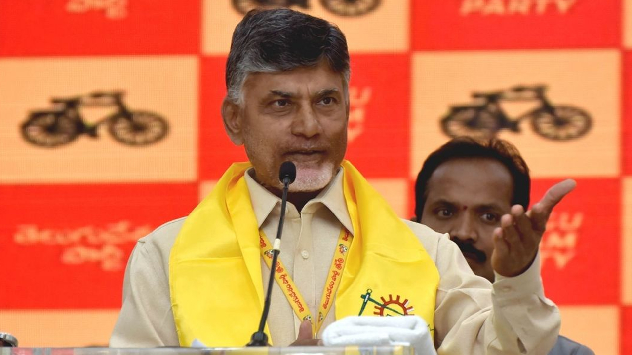 Chandrababu Naidu Press Meet : ఈ ఎన్నికలు చారిత్రాత్మకం.. పాలకులం కాదు.. సేవకులం : చంద్రబాబు