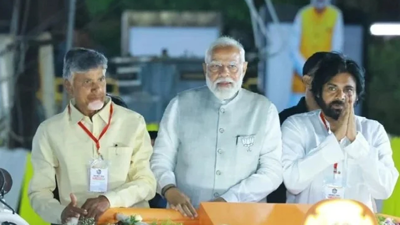 AP Election Results 2024 LIVE NDA Leads on 130 seats: ఏపీలో సైకిల్ జోరు, ఓటమి బాటలో మంత్రులు, గాలి తగ్గిన ఫ్యాన్