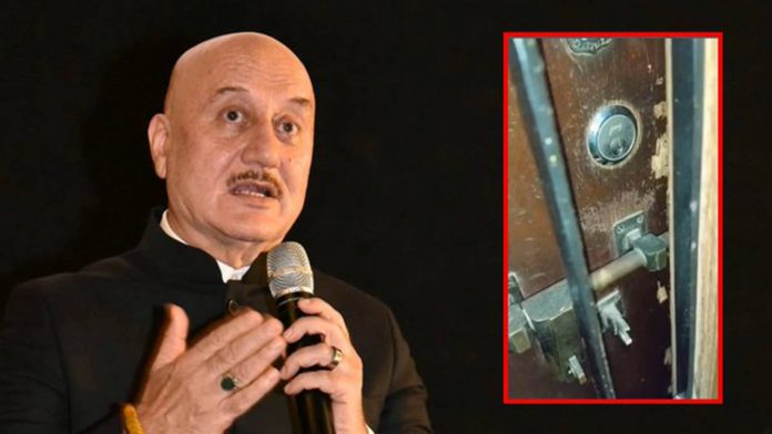 Anupam Kher's office robbery by thieves at Veera Desai Road in Mumbai