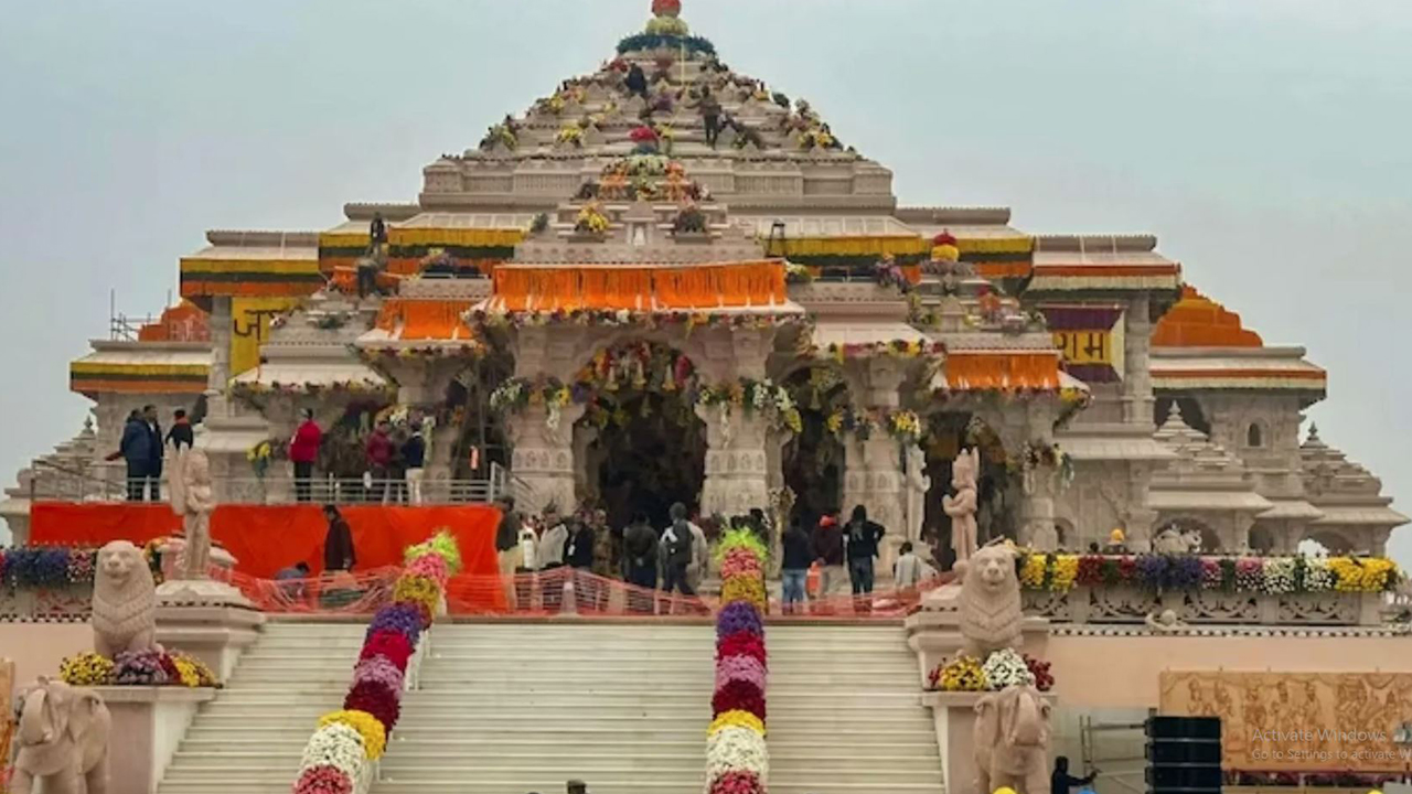 Ayodhya Ram Temple Roof Leaking: తొలి వర్షానికి రామమందిరం పైకప్పు లీక్.. విపక్షాలకు చిక్కిన ప్రధాని మోదీ!