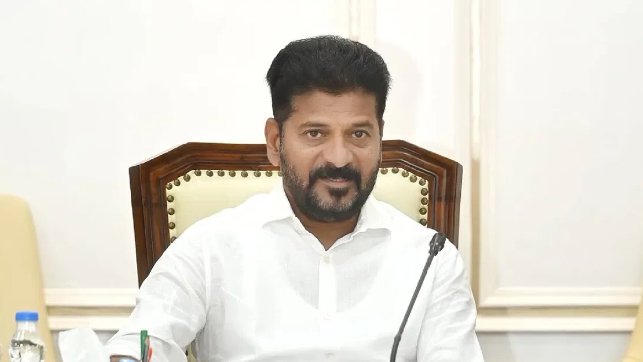 CM Revanth Reddy: రేషన్  కార్డు లేకున్నా ఆరోగ్య శ్రీ.. సీఎం కీలక ఆదేశాలు