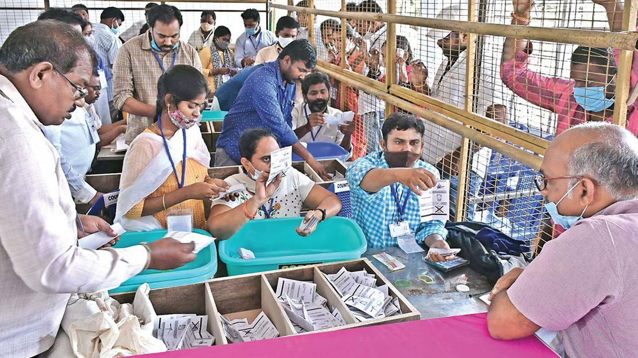 Telangana MLC Bypoll Counting: తెలంగాణలో ఎమ్మెల్సీ బైపోల్ కౌంటింగ్ మొదలు, గెలుపెవరిది?