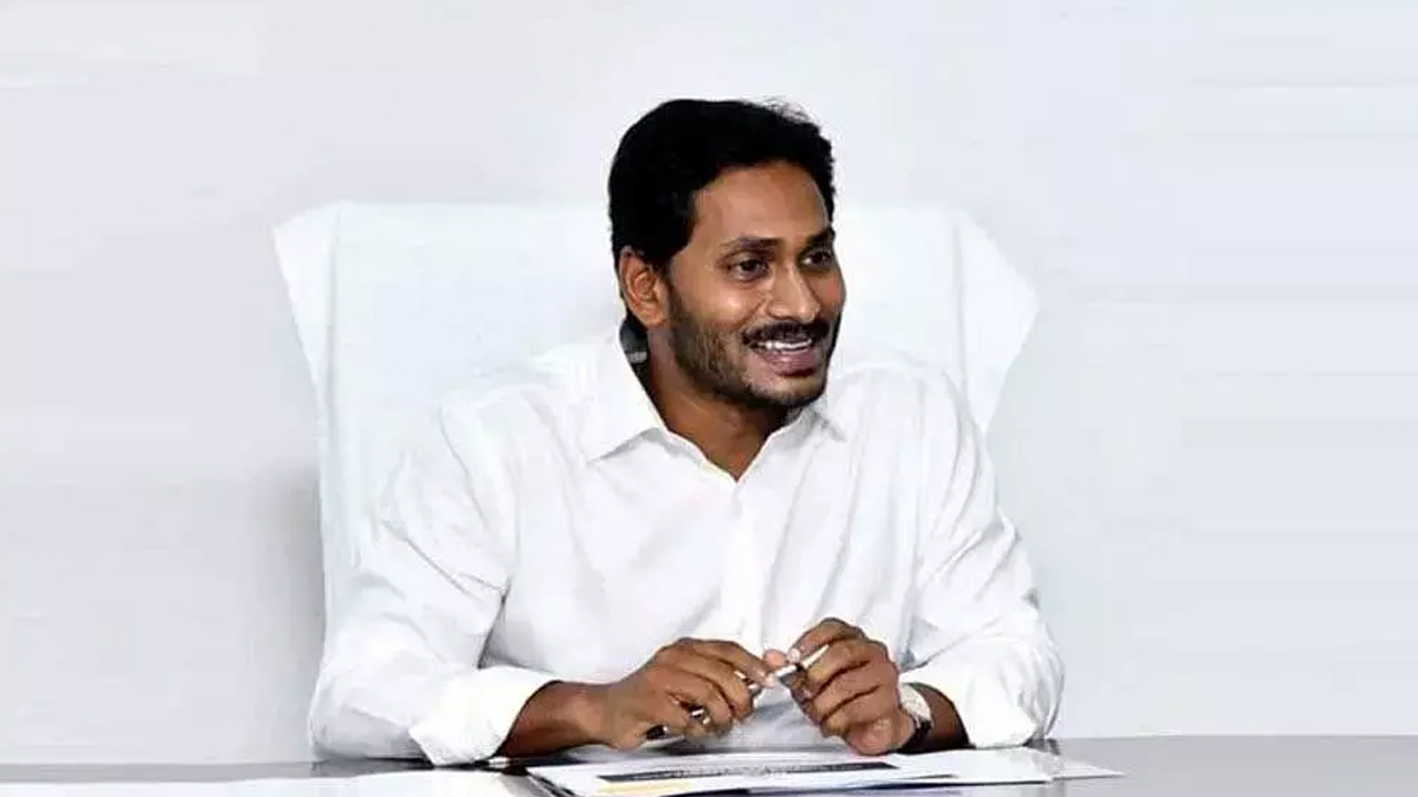 Jagan follow to Kcr way: కేసీఆర్ బాటలో జగన్, అసెంబ్లీకి డుమ్మా కొట్టే ఛాన్స్!