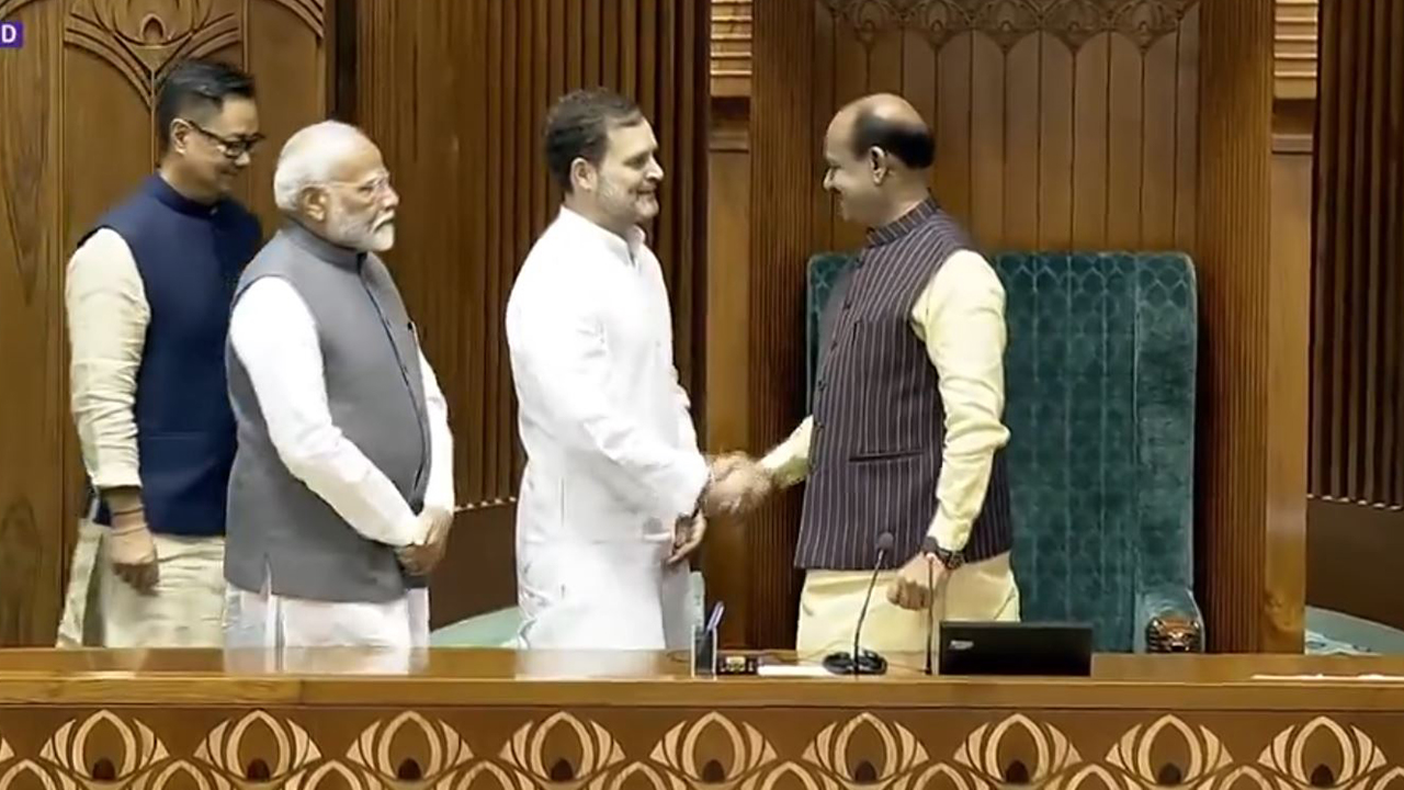 Om Birla Elected as Lok Sabha Speaker: లోక్‌సభ స్పీకర్‌గా ఓం బిర్లా.. ప్రధాని మోదీ, రాహుల్ శుభాకాంక్షలు!