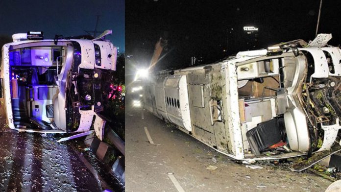 Private Bus overturns on ORR near Narsingi, one killed, 15 injured