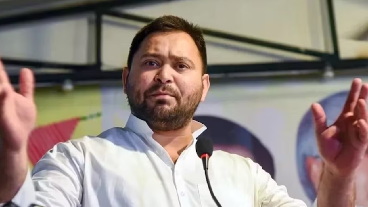 Tejashwi Yadav: తేజస్వీ యాదవ్ సంచలన వ్యాఖ్యలు.. నీట్ పేపర్ లీకేజీకి కారణం ఆయనే..