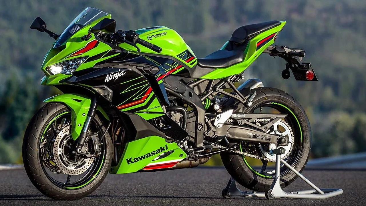 Kawasaki Ninja ZX-4RR Launched: కవాసకి నింజా నుంచి కొత్త స్పోర్ట్స్ బైక్.. 400 సీసీతో దుమ్ములేపుతుంది!