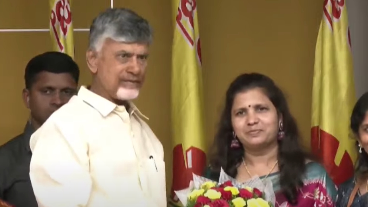 CM Chandrababu: ఎన్టీఆర్ భవన్‌కు ఏపీ సీఎం చంద్రబాబు.. టీడీపీ శ్రేణుల ఘనస్వాగతం