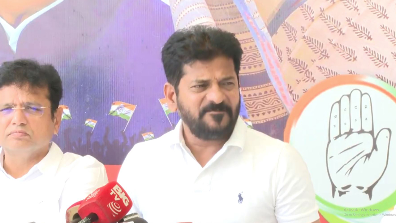 CM Revanth on Electricity Commission: సీఎం రేవంత్ క్లారిటీ.. కేసీఆర్ లైవ్ ఇమ్మంటే.. విద్యుత్ కమిషన్‌పై కోర్టులో విచారణ..!