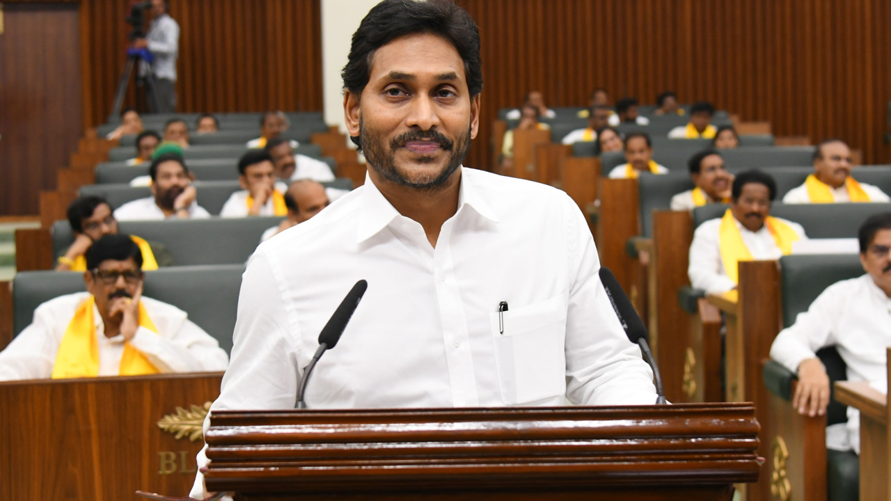 YS Jagan Behaviour in Assembly : వైసీపీ భవిష్యత్‌కు ప్రమాదకరంగా జగన్ తీరు