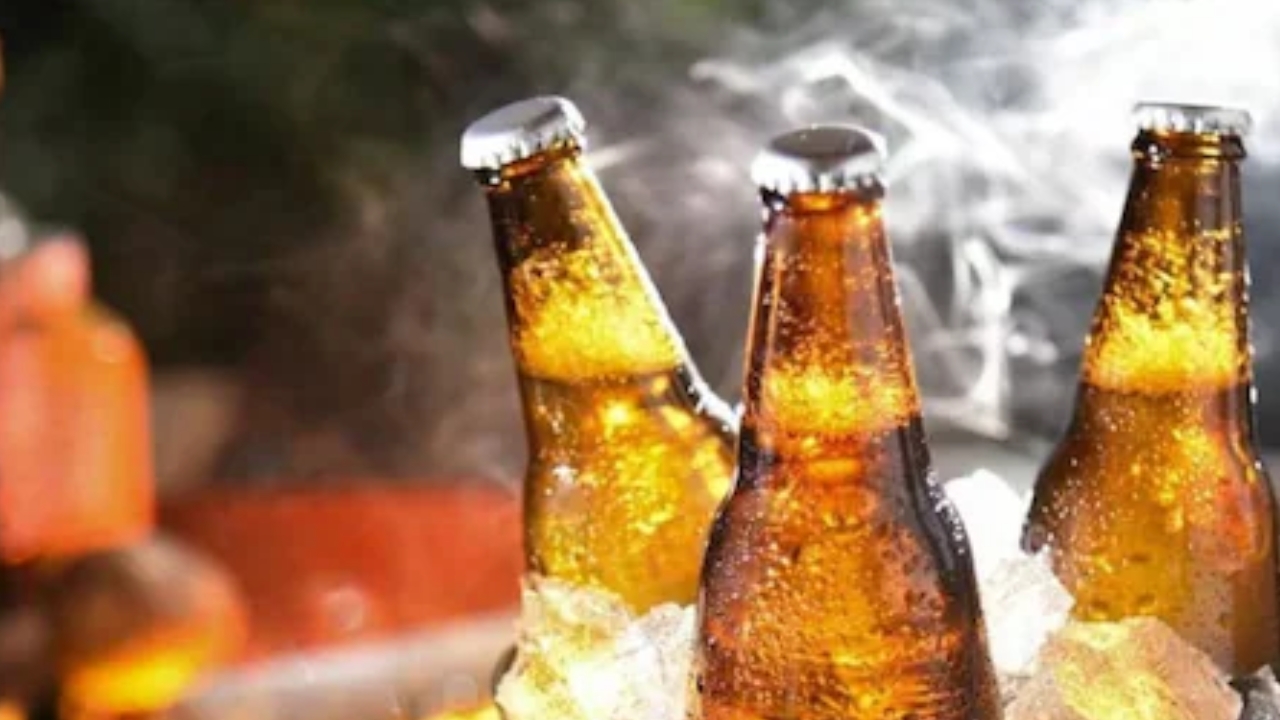 Beer Expiry Date: చల్ల చల్లగా ఉందని బీర్ బాటిల్ ఎత్తేస్తున్నారా.. ఎక్స్పైరీ డేట్ చెక్ చేశారా లేదా..?