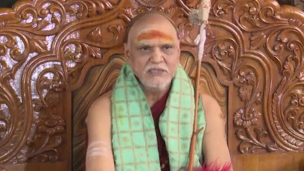 Swami Swaroopananda Comments: చంద్రబాబు గెలవాలని పూజలు చేశా.. అందుకే..!!