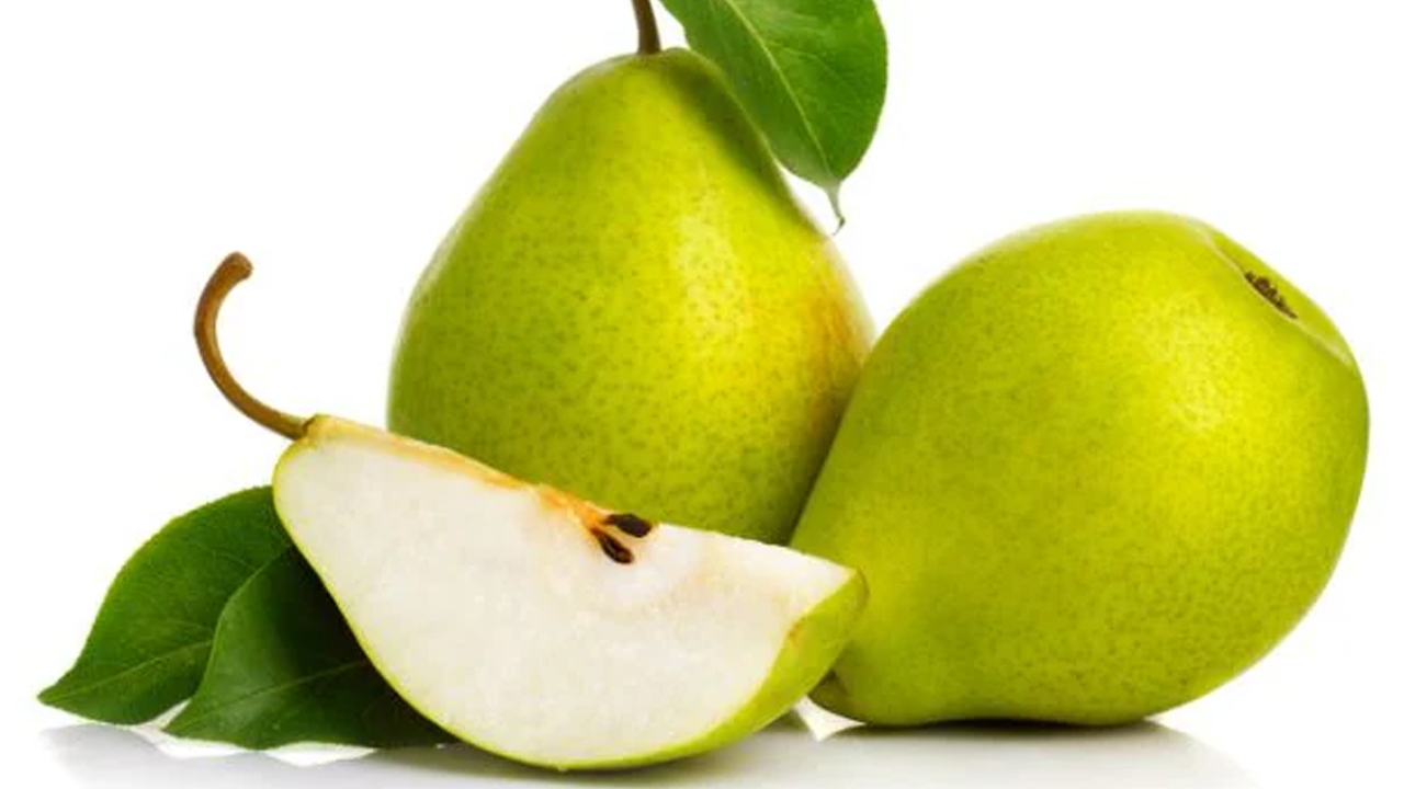 Pear Fruits Benefits: వర్షాకాలంలో వచ్చే వ్యాధులకు చెక్‌ పెట్టాలంటే.. ఈ ఫ్రూట్స్‌ తింటే సరి!