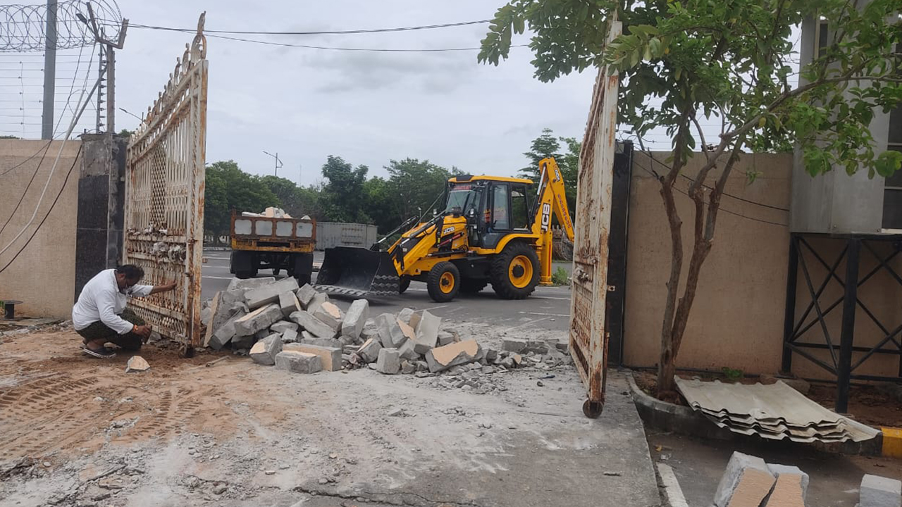 AP Assembly second gate wall remove: స్పీకర్ అయ్యన్న కీలక నిర్ణయం, అసెంబ్లీ గేట్-2 ఓపెన్