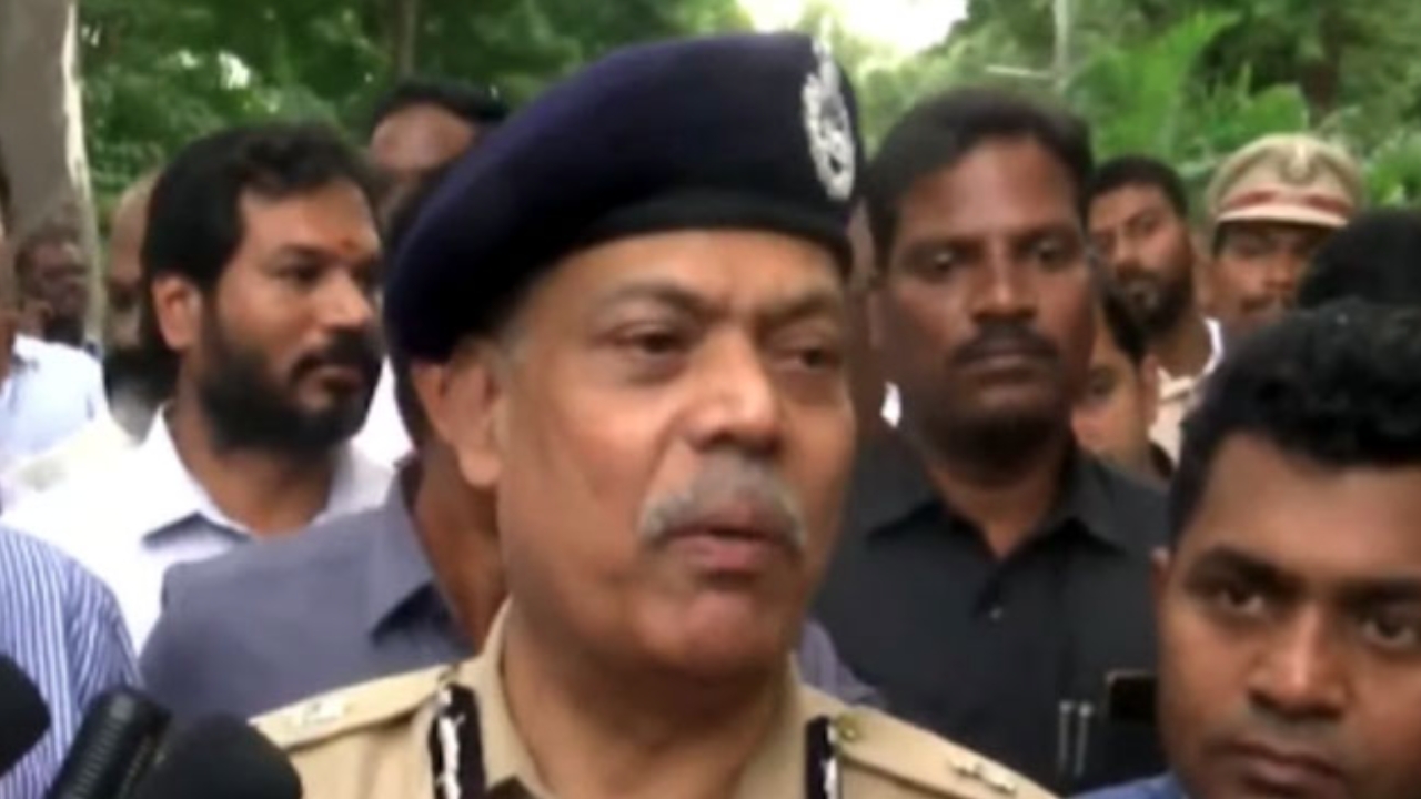 DGP comments on Madanapalle incident: మదనపల్లె ఆర్డీవో ఆఫీసును పరిశీలించిన డీజీపీ.. ఏం చెప్పారంటే..?