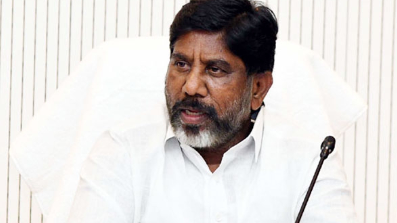 Deputy CM Bhatti Vikramakra: మీరిచ్చింది వడ్డీలకే సరిపోయింది.. మేం ఏడాదిలోనే మాఫీ చేశాం