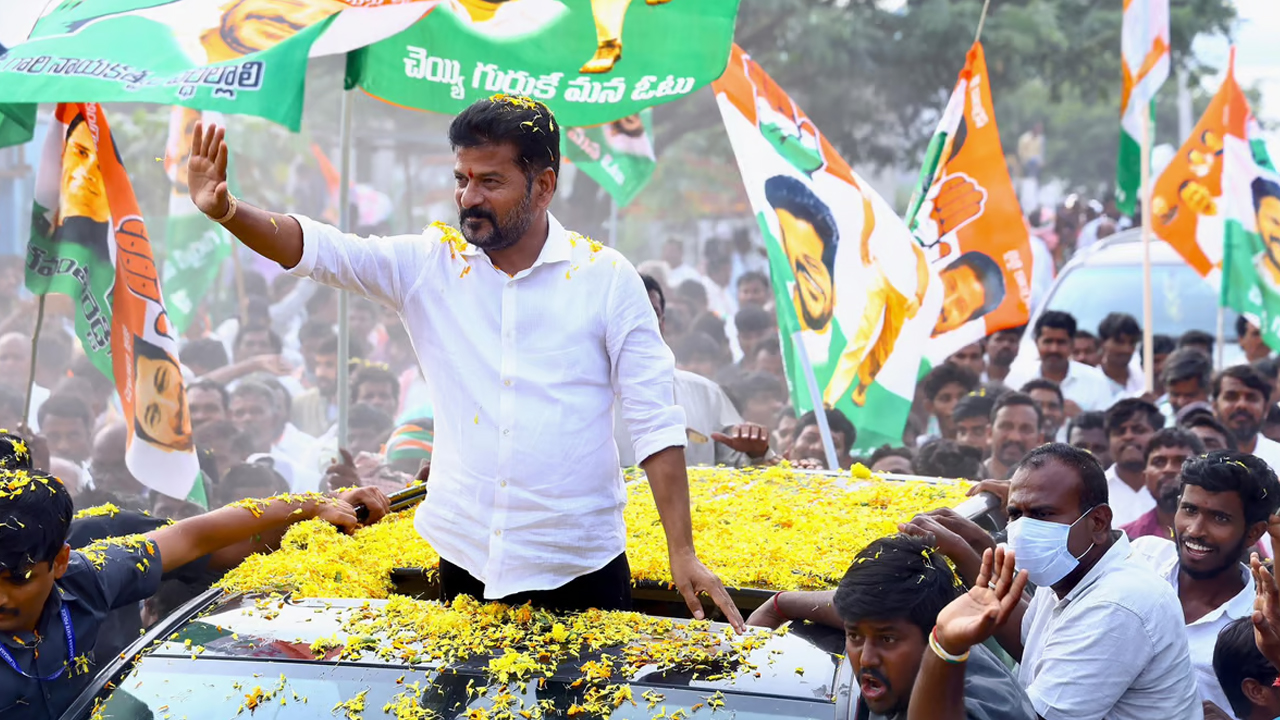 CM Revanth reddy visit in Ap: ఏపీకి సీఎం రేవంత్‌రెడ్డి..  వైఎస్ఆర్ బర్త్‌డే వేడుకలకు.. పార్టీని బలోపేతం గురించి…