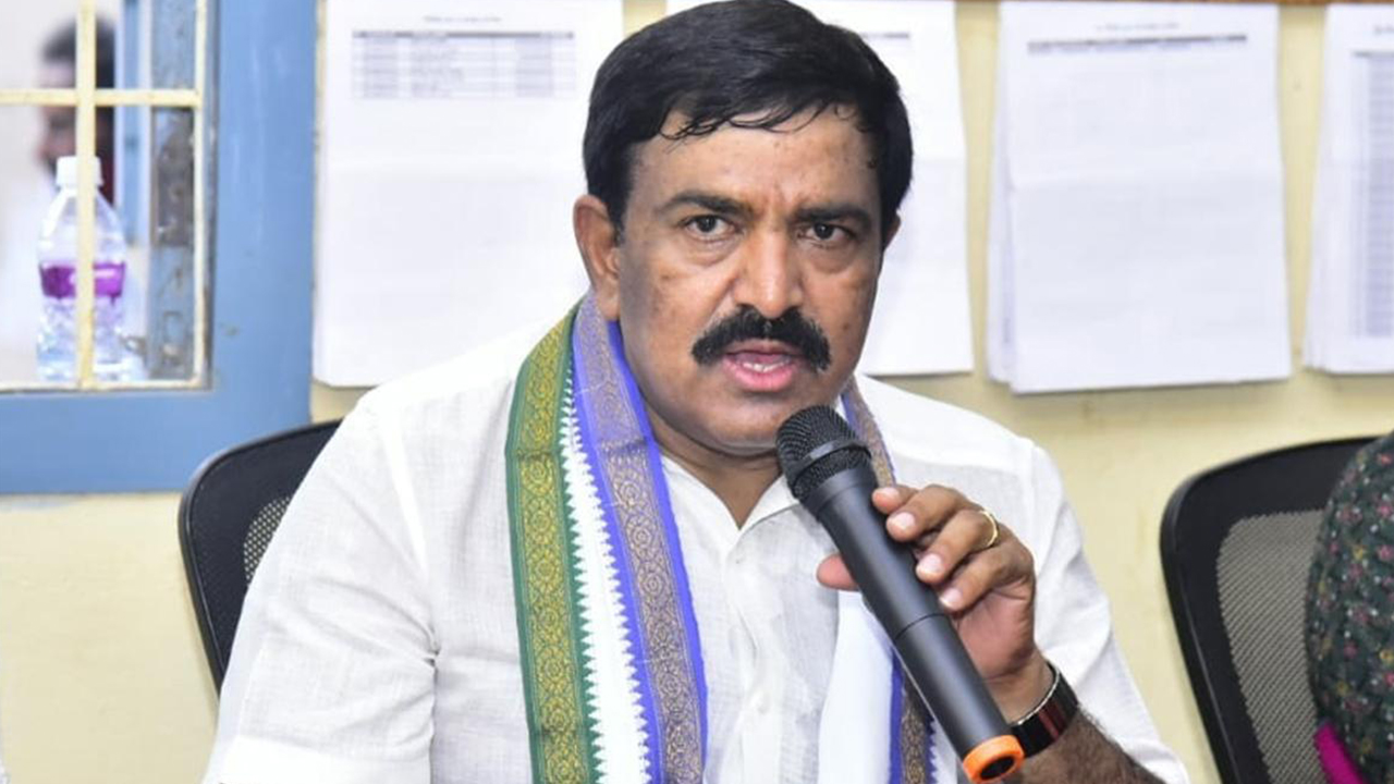 Case on Ex MLA Dwarampudi: అనుకోకుండా వచ్చిన ద్వారంపూడి, ఆపై కేసు నమోదు..