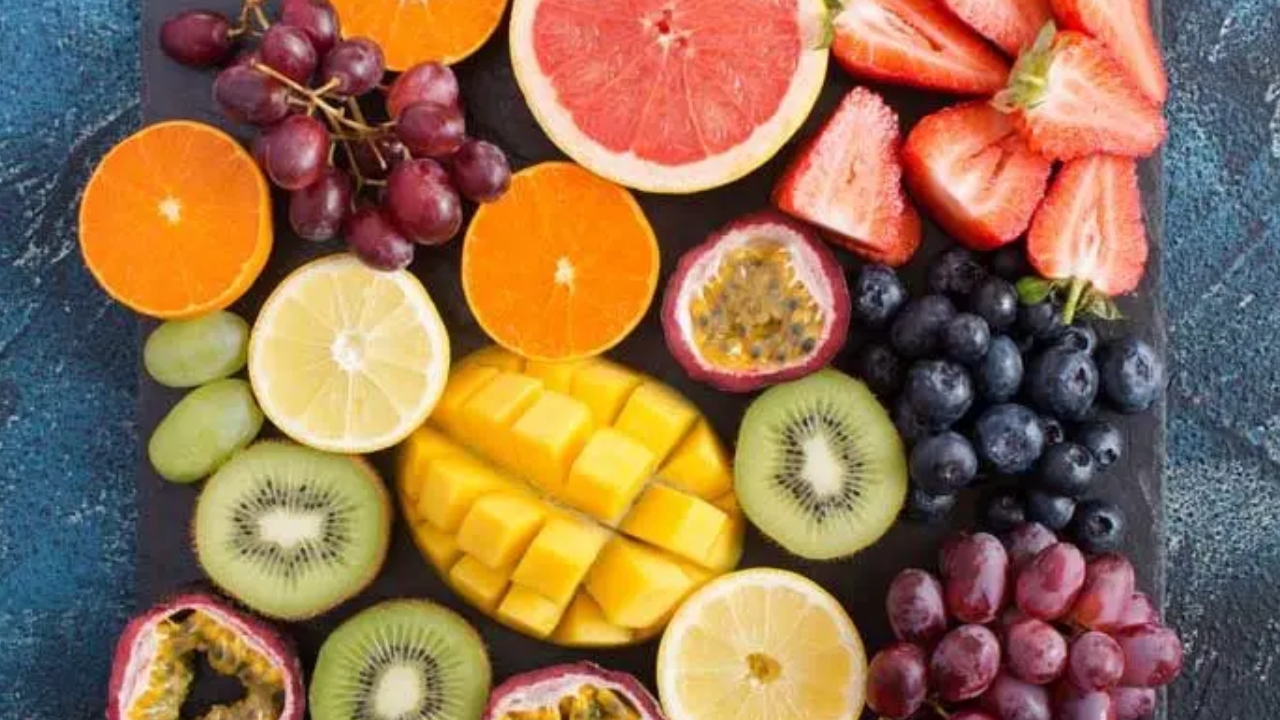 Fruits To Increase Platelets: మీ ప్లేట్ లెట్స్ కౌంట్ పెంచే పండ్లు ఇవే !