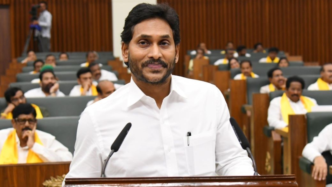 Jagan Moves AP High Court: హైకోర్టును ఆశ్రయించిన జగన్.. ప్రతిపక్ష హోదా ఇప్పించాలంటూ రిక్వెస్ట్