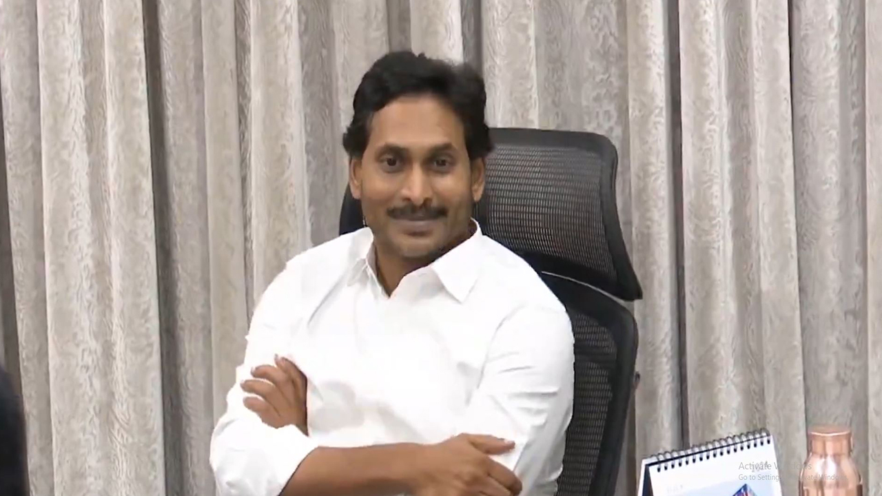 Jagan latest comments: జగన్‌ హాట్ కామెంట్స్, ఎంతకాలం ఆపగలం, వెనక్కి తగ్గొద్దు..