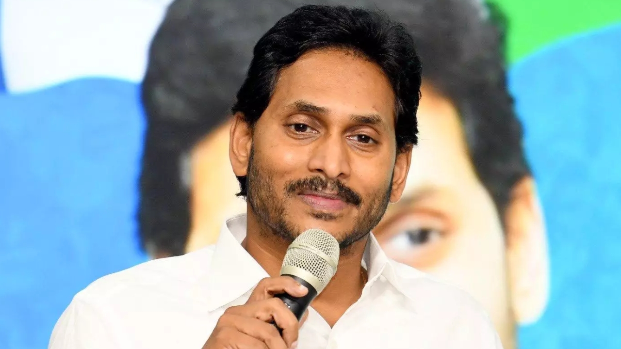 YS Jagan: షర్మిలపై వైఎస్ జగన్ పరోక్షంగా కామెంట్లు