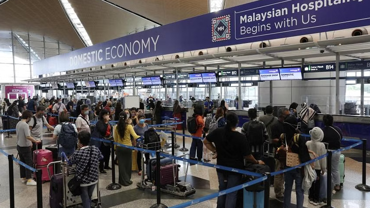 Kuala Lumpur airport Gas leak: మలేషియా ఎయిర్‌పోర్టులో గ్యాస్ లీక్, 39 మంది..