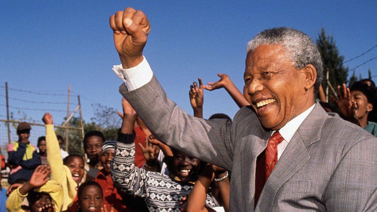 What is Nelson Mandela International Day: జైలు గోడల్లో యువరాజుగా మారిన పేదవాడు.. నల్ల సూరీడి అద్భుత కథనం