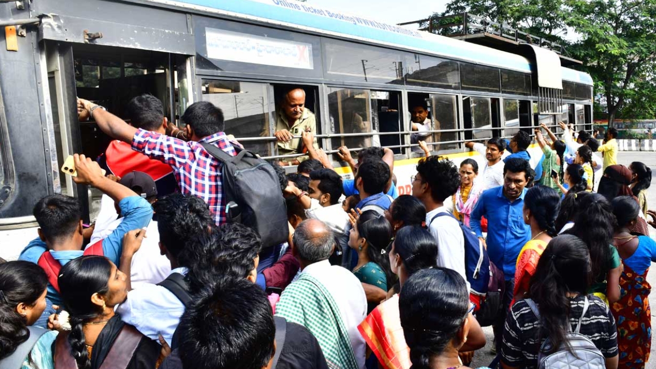 AC Buses will be Run: ఆర్టీసీ ప్రయాణికులకు శుభవార్త.. ఇక నుంచి..