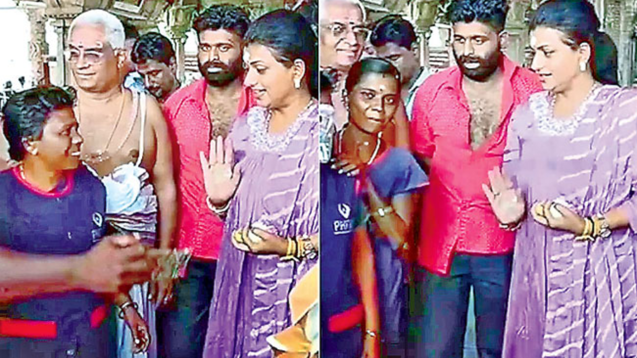 Ex Minister Roja Viral Video: రోజమ్మా.. వాటీజ్ దిస్ అమ్మా..? పారిశుధ్య కార్మికులంటే అంత అసహ్యమా..?