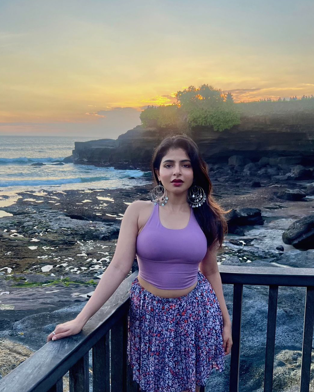 Iswarya Menon: చిట్టి పొట్టి డ్రెస్సులో అలరిస్తున్న ఐశ్వర్య మీనన్