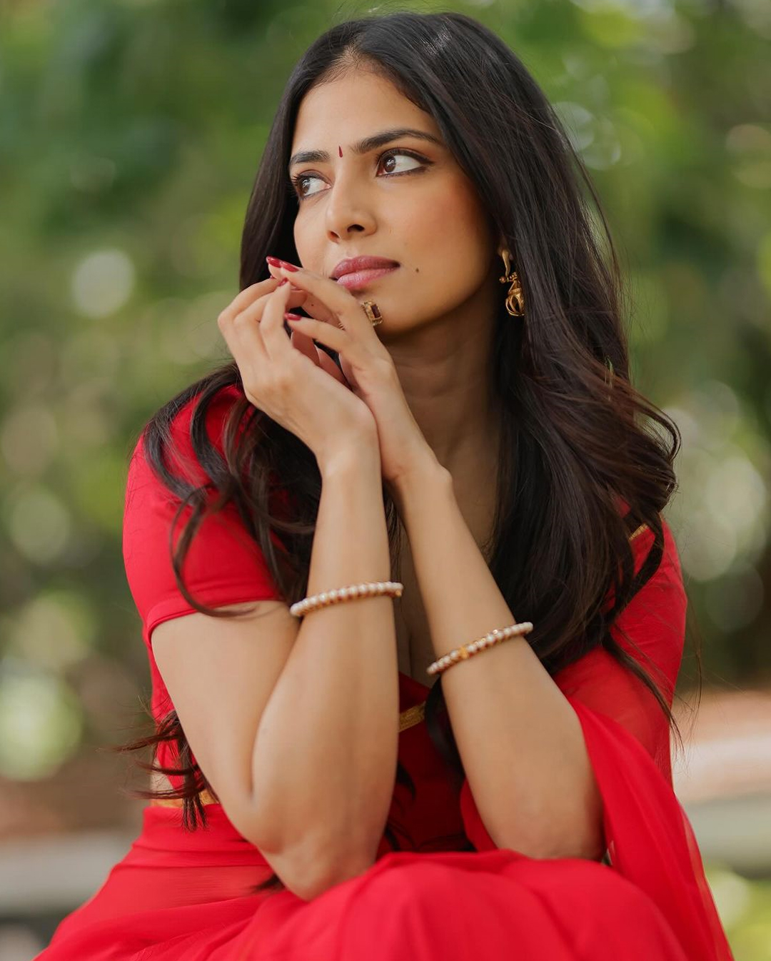 Malavika Mohanan: శారీ అందాలతో కుర్రాళ్ల మనసు దోచుకుంటున్న మాళవిక మోహనన్