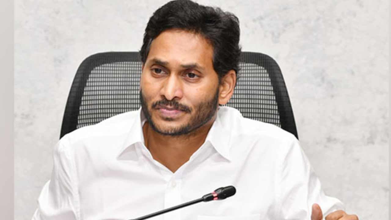 Jagan trapped: షర్మిల ట్రాప్‌లో జగన్, ఎందుకు?