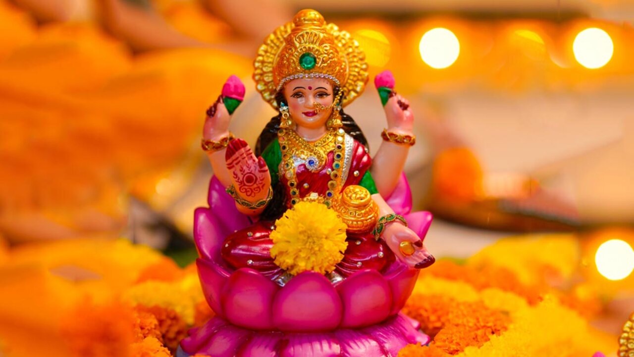 Maa Lakshmi Lucky Zodiacs: లక్ష్మీ అనుగ్రహంతో ఈ 3 రాశుల వారికి గోల్డెన్ టైం రానుంది