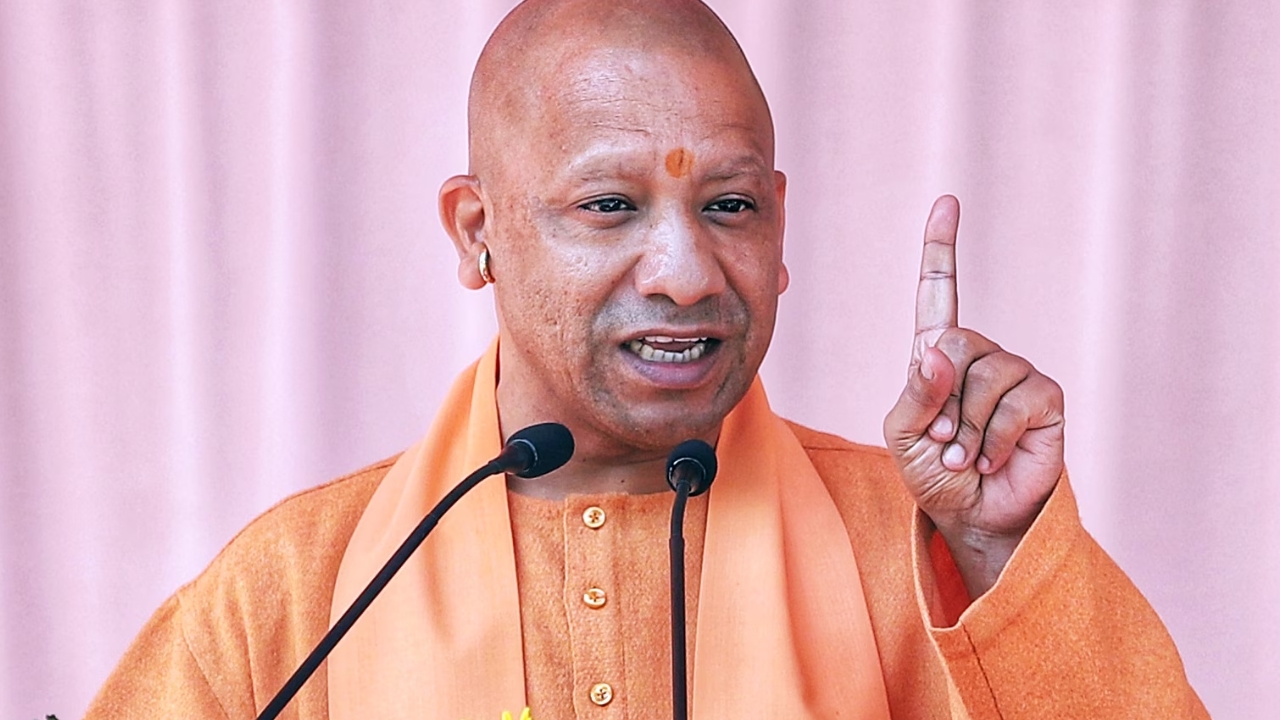 UP CM Yogi Adityanath: యూపీ సీఎం సంచలన ఆరోపణ.. ఆ పార్టీతోనే మహిళల భద్రతకు ముప్పు