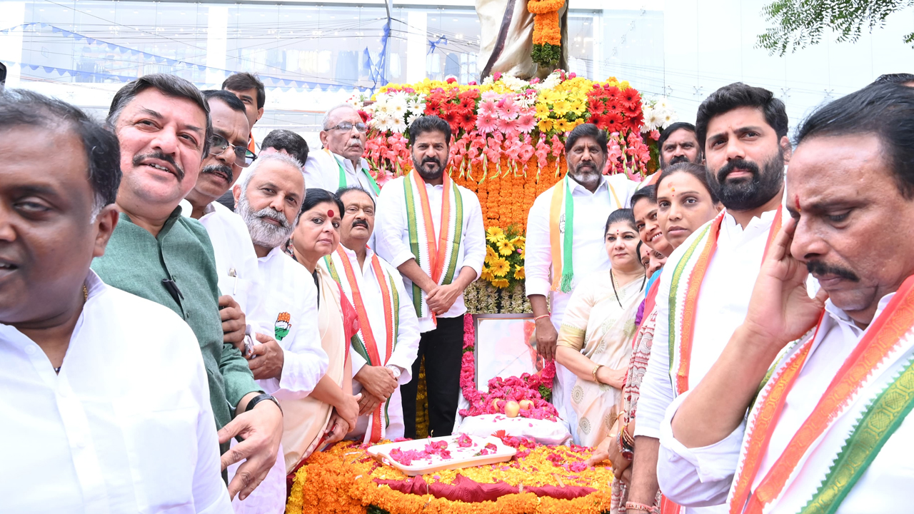 YSR Jayanthi Celebrations : వైఎస్సార్ ఆకాంక్ష అదే.. వాళ్లే ఆయనకు నిజమైన వారసులు : సీఎం రేవంత్ రెడ్డి