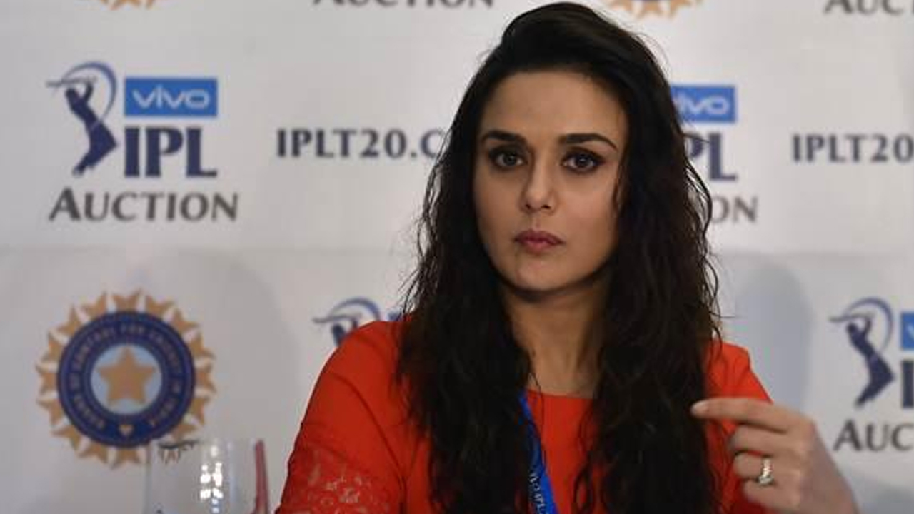 Preity Zinta: పంజాబ్ కింగ్స్ యజమానుల మధ్య విభేదాలు.. ప్రీతి జింతా కోర్టు నోటీసులు