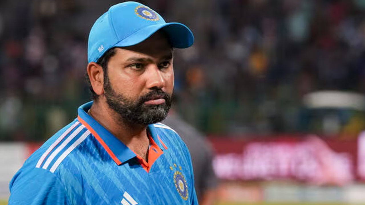 India vs Sri Lanka 3rd ODI: సిరాజ్ తో అన్ని ఓవర్లు అవసరమా?: రోహిత్ కెప్టెన్సీపై విమర్శలు