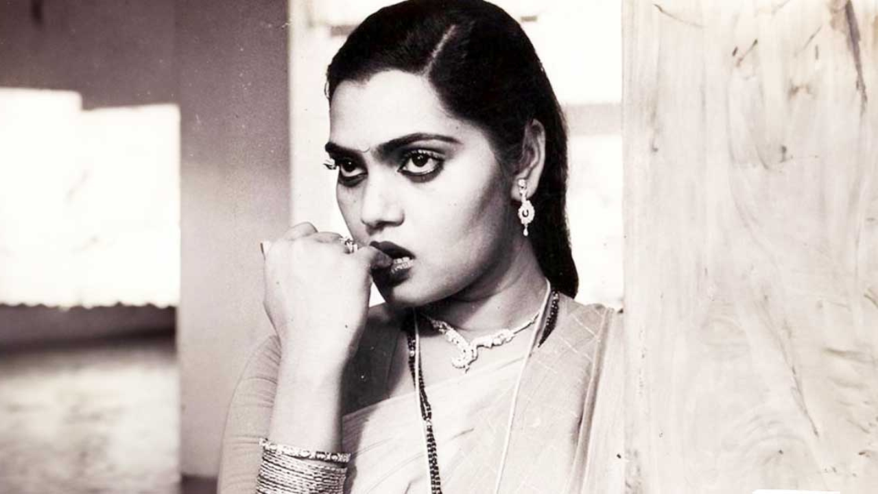 Actress Silk Smitha: నటి సిల్క్‌స్మిత కొరికిన ఆపిల్ ఎంత ధర పలికిందో తెలుసా..