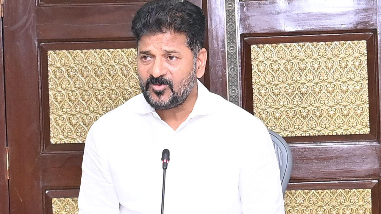 CM Revanth Reddy: ప్రాజెక్టుల్లో జలకళ.. వరద నీరు రిజర్వాయర్లకు తరలించాలి