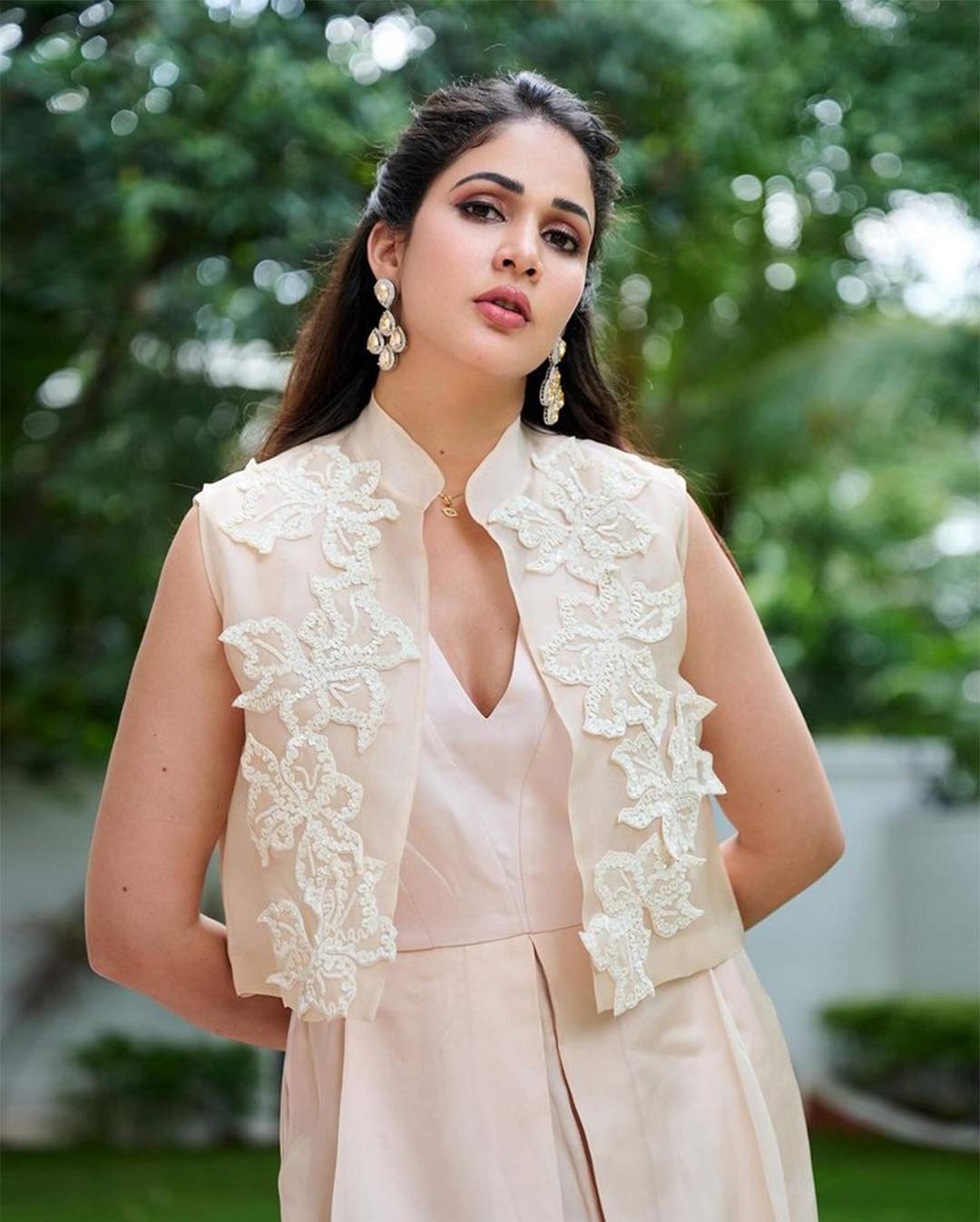 Lavanya Tripathi Charming Photos: భువి నుంచి దివికి దిగి వచ్చిన అప్సర.. లావణ్య..