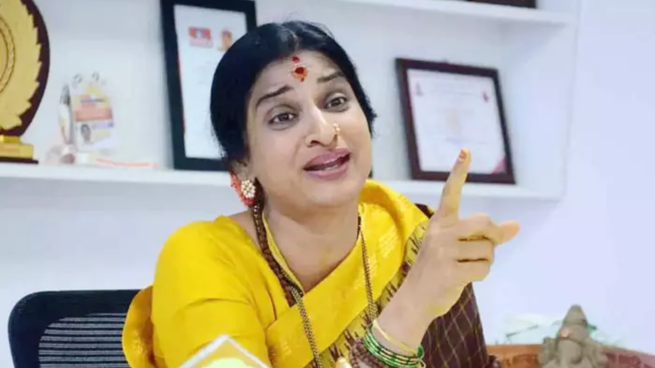 Bjp leader Madhavi latha: ఎంఐఎం పై మాధవీ లత ఫైర్..బలుపు అంటూ అనుచిత వ్యాఖ్యలు