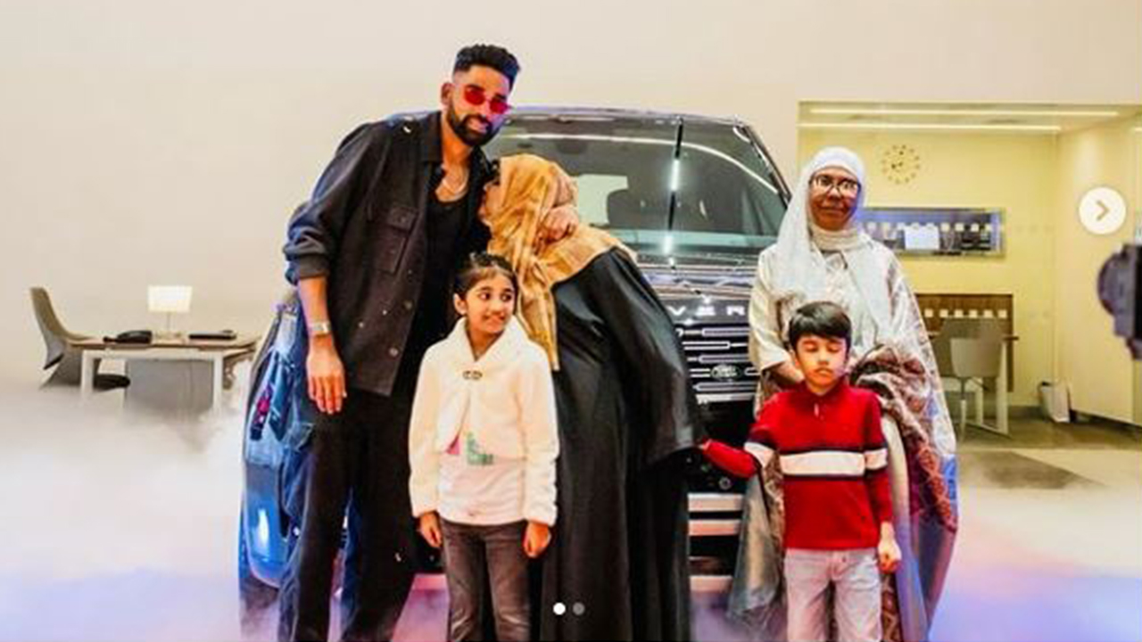 Mohammed Siraj buys a Land Rover car