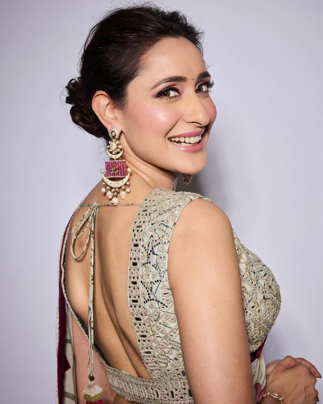 Pragya Jaiswal hot looks