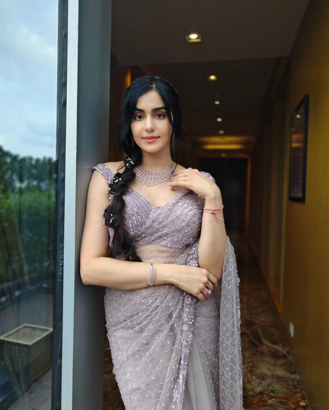 Adah Sharma: చీరలో మనసు దోచేస్తున్న అదా శర్మ..