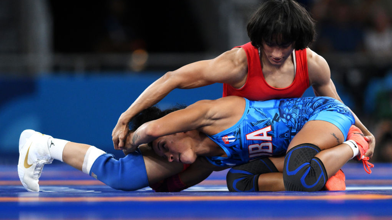 Vinesh Phogat enters final: ఫైనల్‌లో వినేశ్ ఫొగాట్.. ఆమె ఉడుంపట్టుకు క్యూబా రెజ్లర్ విలవిల..