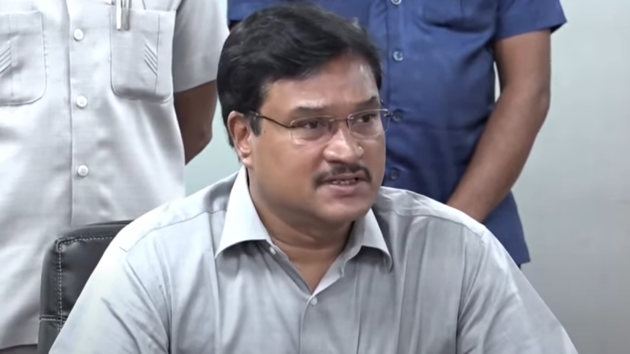 Commissioner Ranganath: ఆ ప్రాంతాల్లో స్థలాలను ఎవరూ కొనకండి: రంగనాథ్