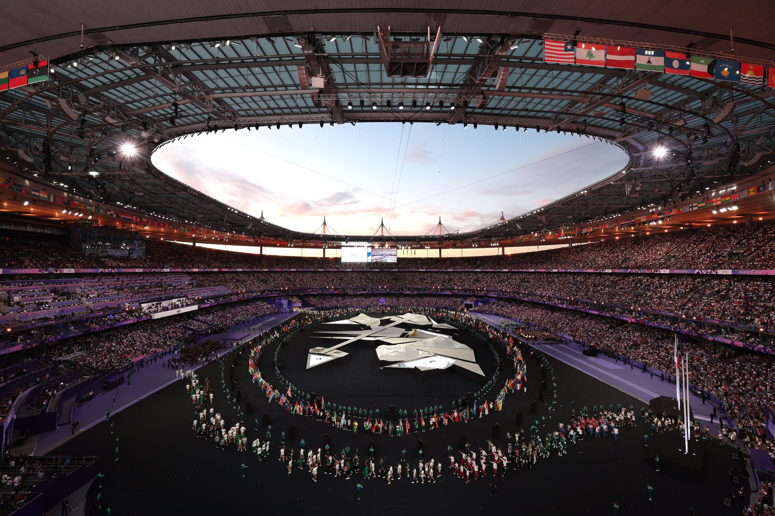 paris Olympics closing ceremony updates